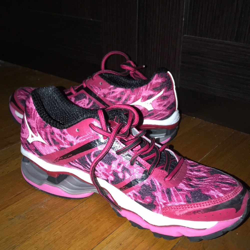 *SOLD* Mizuno Women’s Running Shoes 8.5